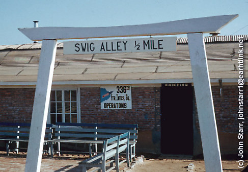 SwigAlley.jpg (55274 bytes)